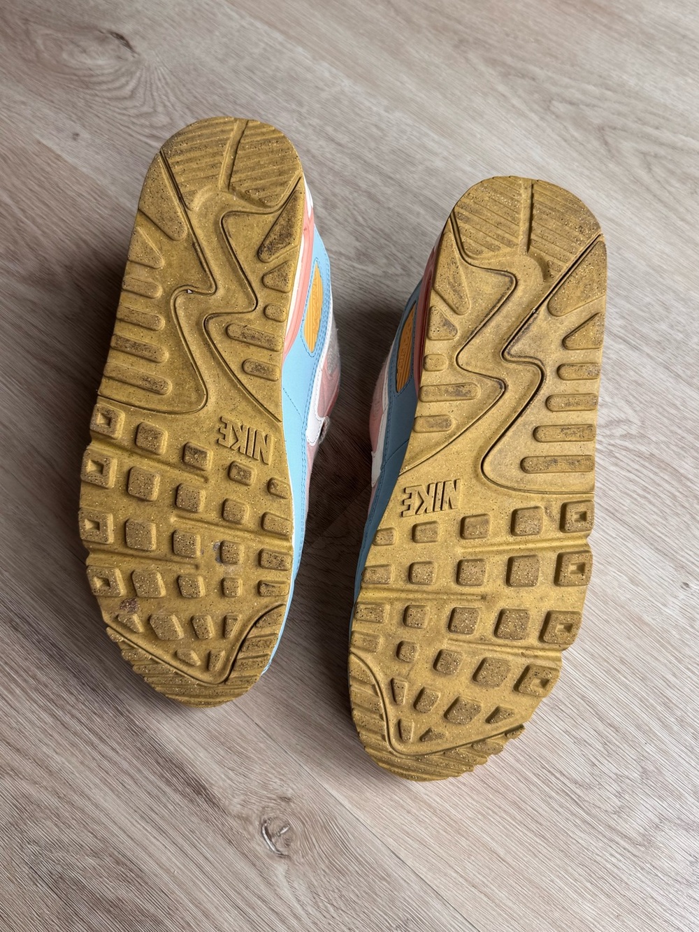 Nike Air Max 90 SE Sun Club Multi Pastel Multi-Color Sneaker - Picture 4 of 8